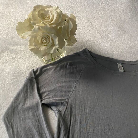 Under Armour women Tops/Shirt Size M - Picture 4 of 7